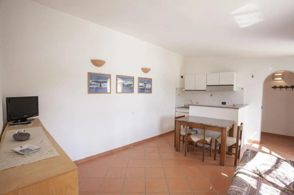 Charming apartment Ostrica seafront with view and private access directly to Forno beach-BILOCALE L'OSTRICA