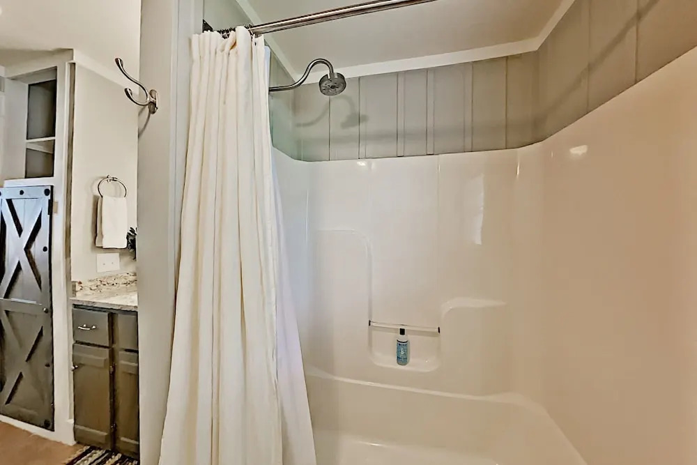 Charming W/ Chic Decor -- Walk To Downtown 3 Bedroom Home