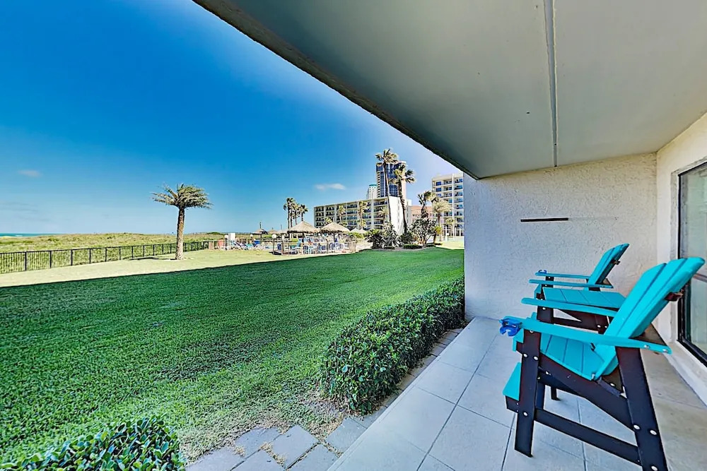 Renovated Saida Towers Getaway W/ Pool & Hot Tub 2 Bedroom Condo