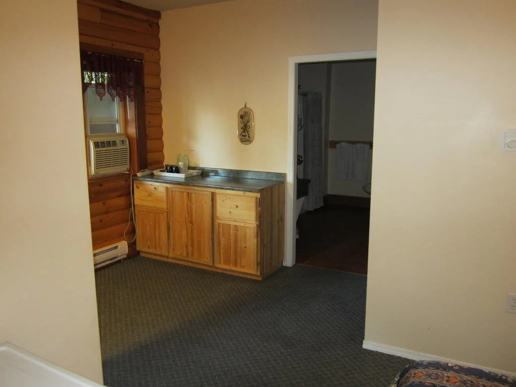 Jade Mountain Motel