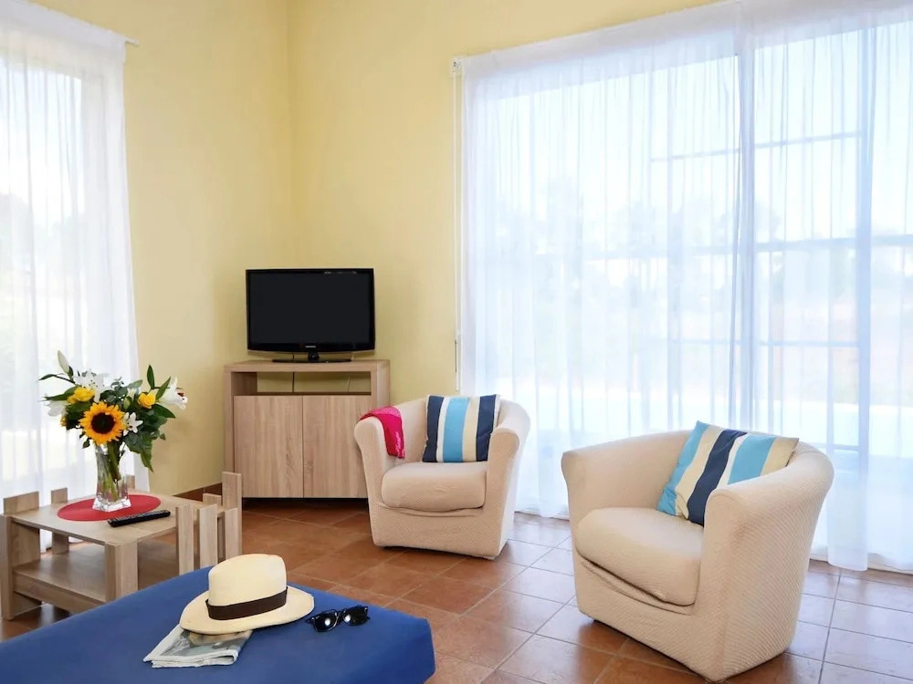 Villa in France by Golf Course With Pool