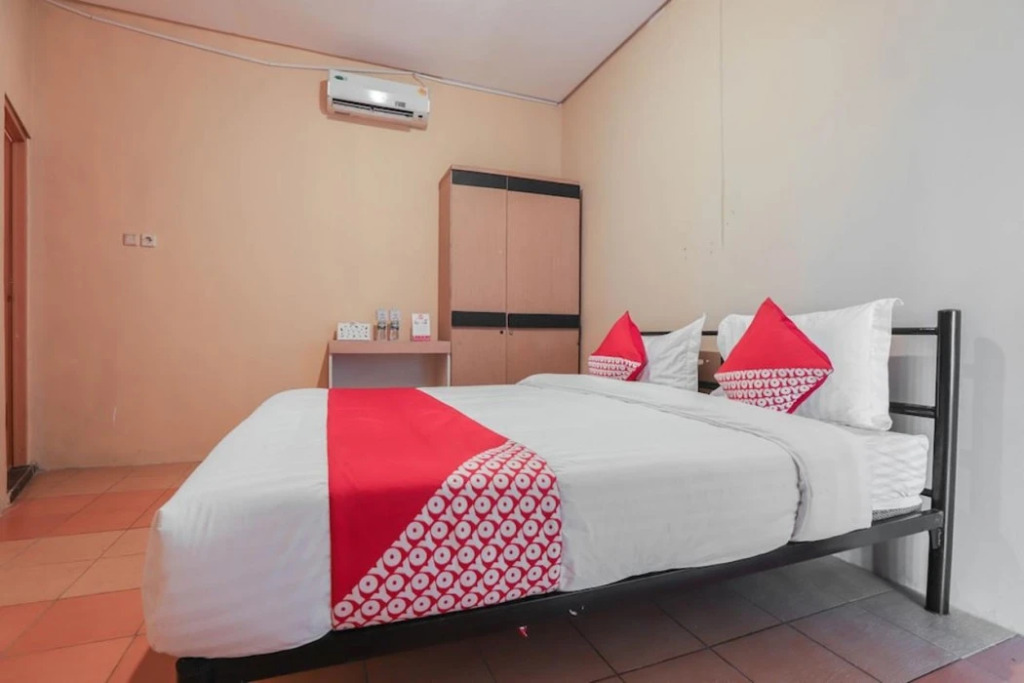 OYO 298 Gemilang Guesthouse Near Siloam Hospitals Kelapa Dua