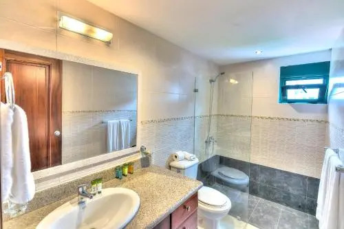 Oceanfront 3 Bdr Apt L202
