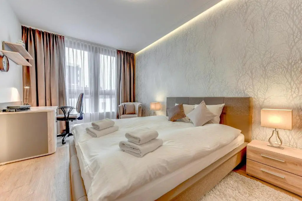 Aura - Riverside & Parking by Downtown Apartments