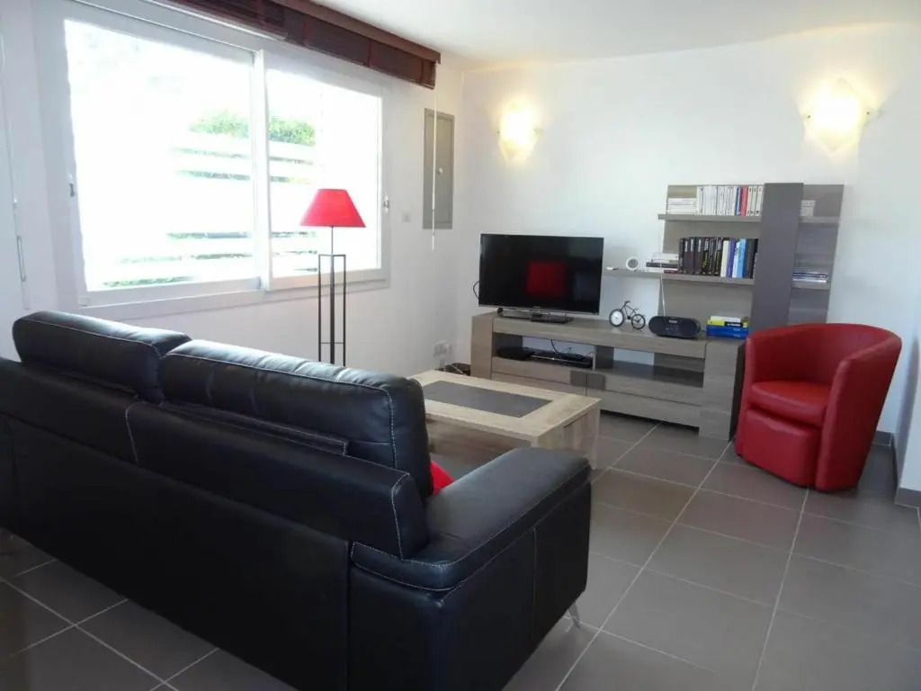 Maison rénovée avec jardin privatif, proche des Sables dOlonne, parking et Wifi inclus - FR-1-426-226