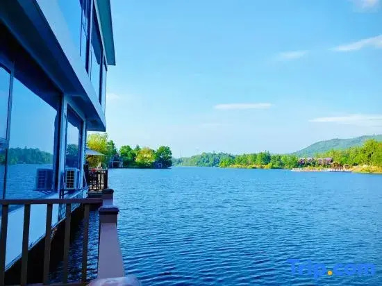Mulan Qihu Homestay