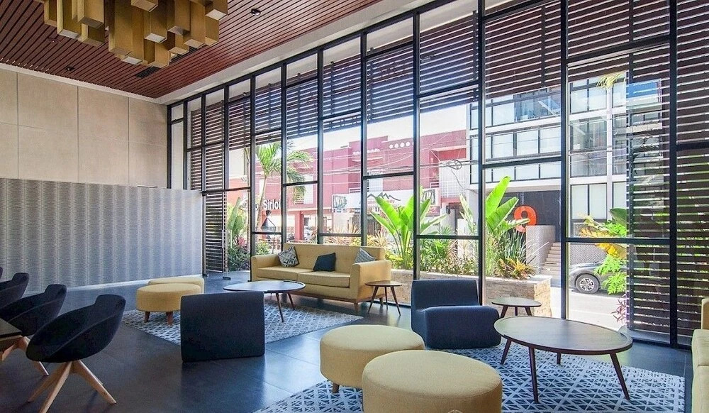 Menesse City Condo 1417