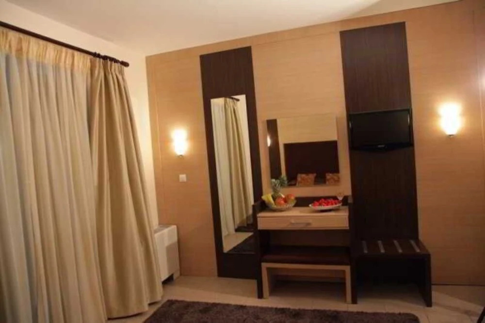 Alexander Hotel