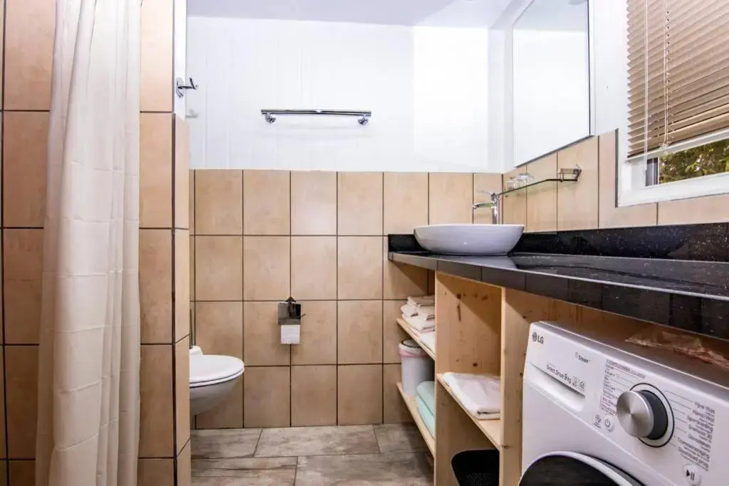 Appartement met zwembad en prachtige tuin