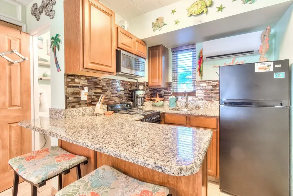 Tropic Terrace #37 - Beachfront Rental 1 Bedroom Condo by Redawning