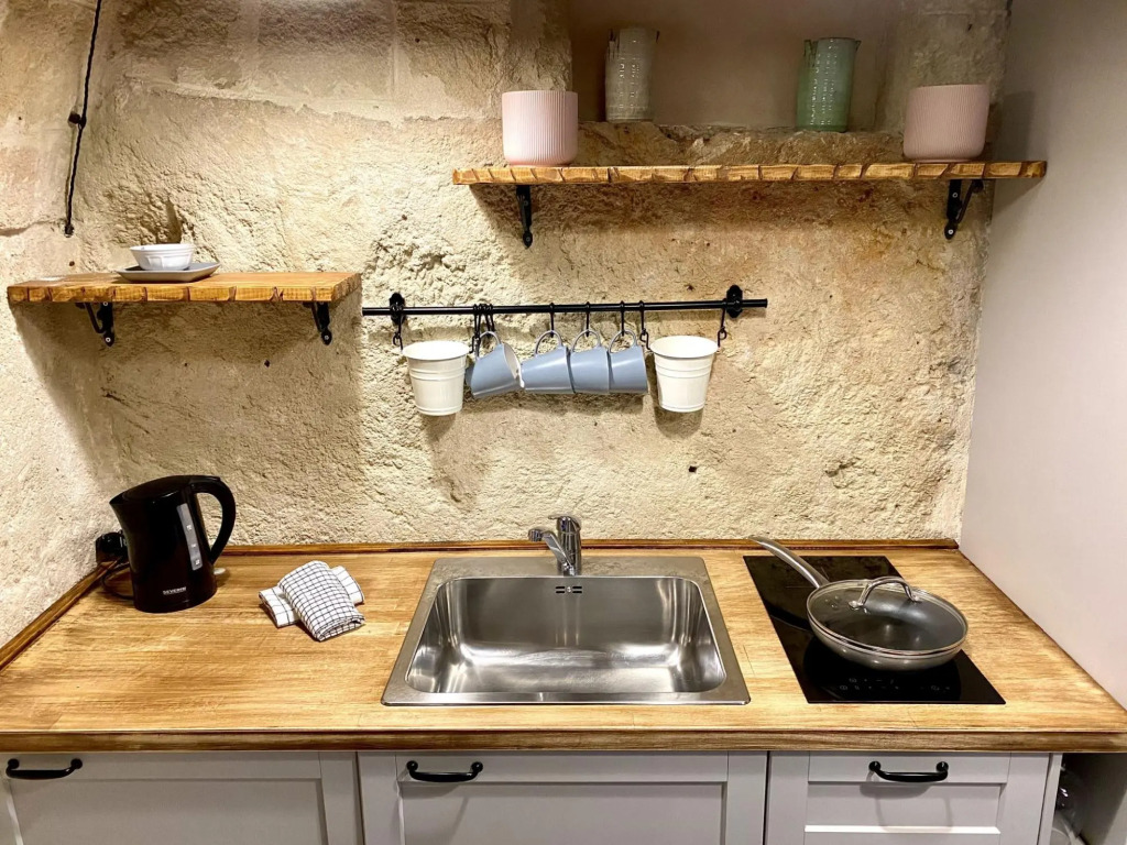 4 people, 1 bathroom, suitable for families, central location, sea view-Casa Luisa