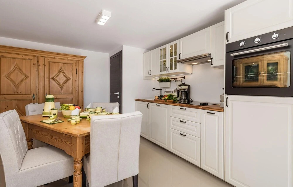 Stunning Apartment in Veprinac With 1 Bedrooms, Wifi and Outdoor Swimming Pool