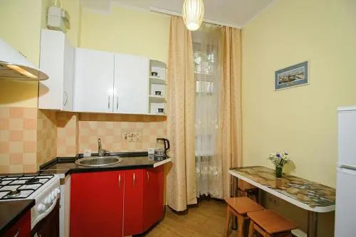 Apartment on brativ Rohatyntsiv 3