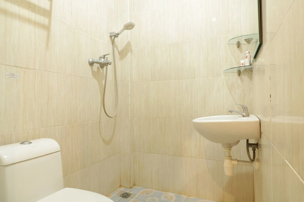 New Garuda Hotel by OYO Rooms