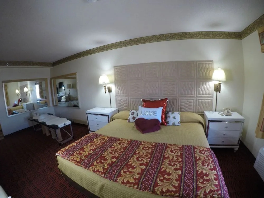 Luxe Inn and Suites