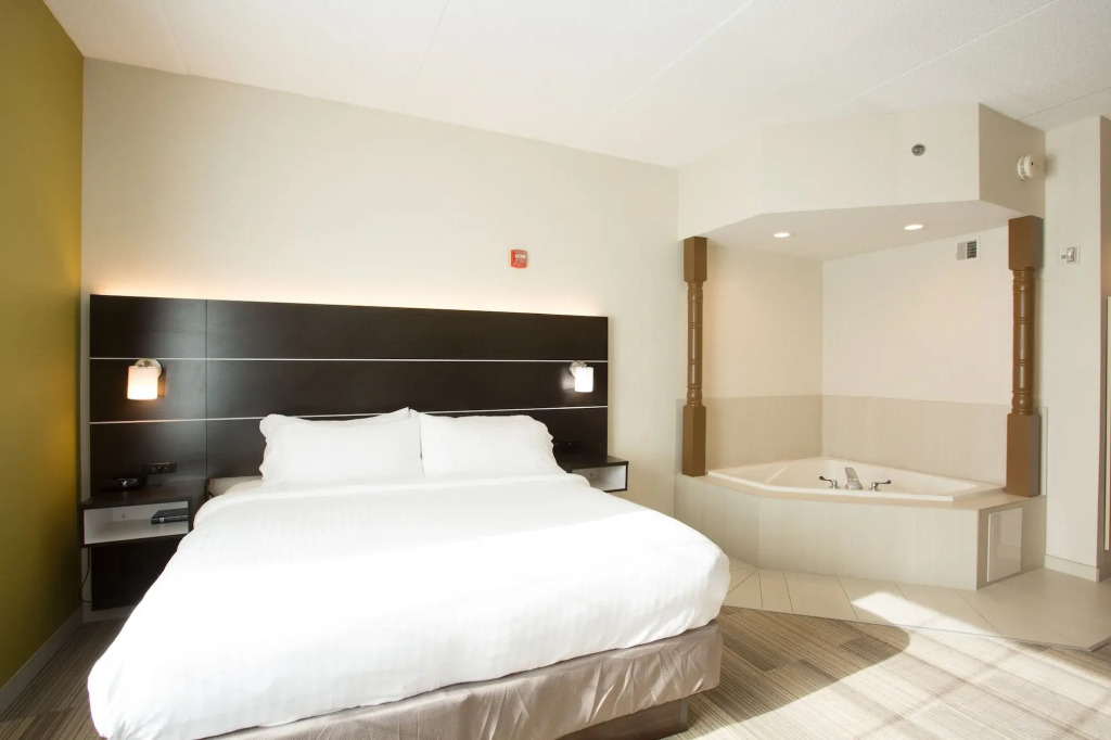 Holiday Inn Express Hotel & Suites Reading by IHG
