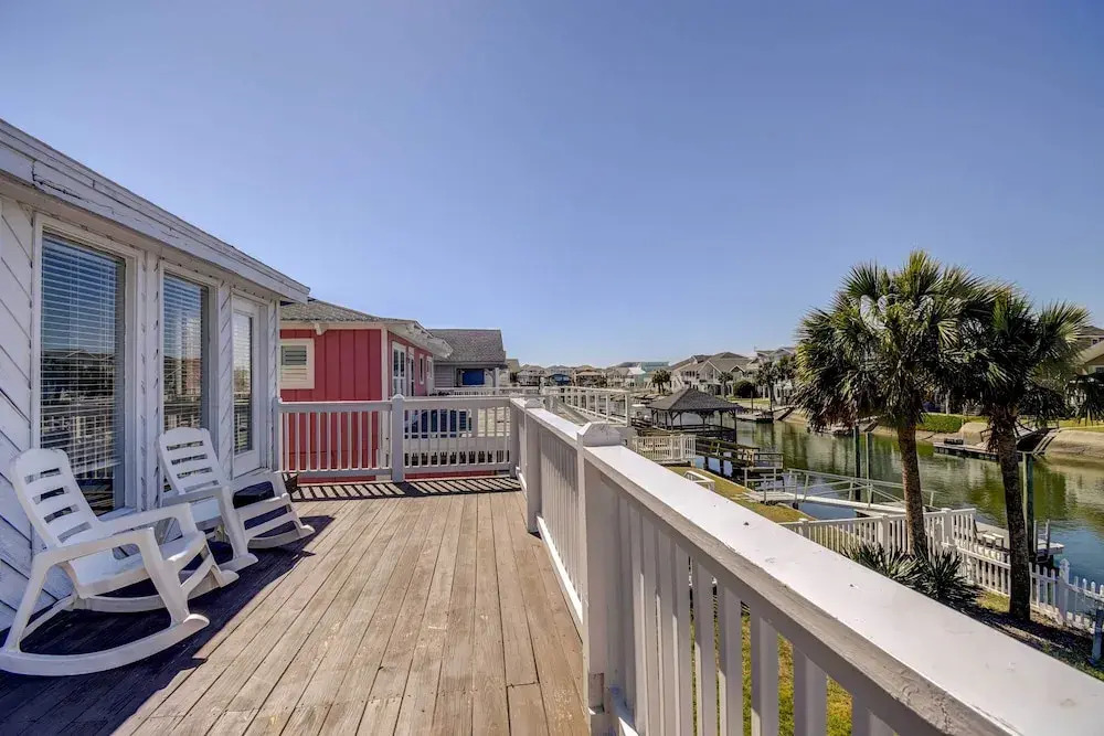 Ocean Isle Beach Home w/ Canal Views