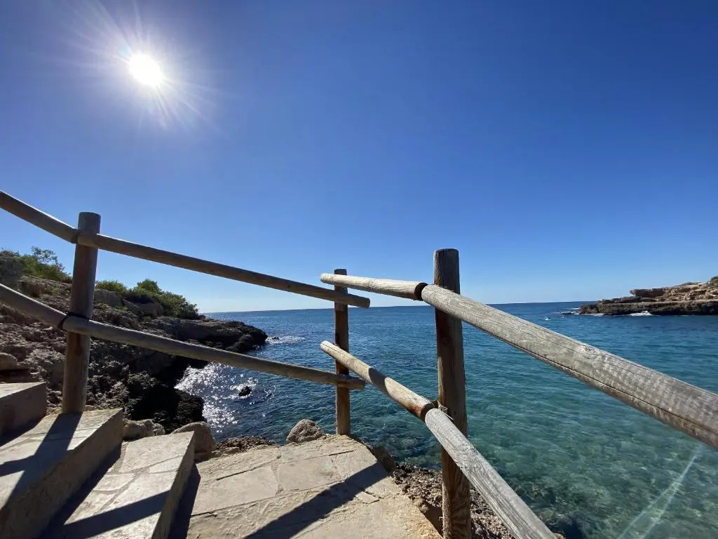 Villa Montserrat 4bedroom with sea and mountain views & air-conditioning & private swimming pool