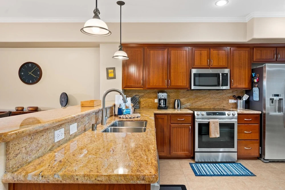 Waikoloa Beach Villas F22 2 Bedroom Condo by RedAwning