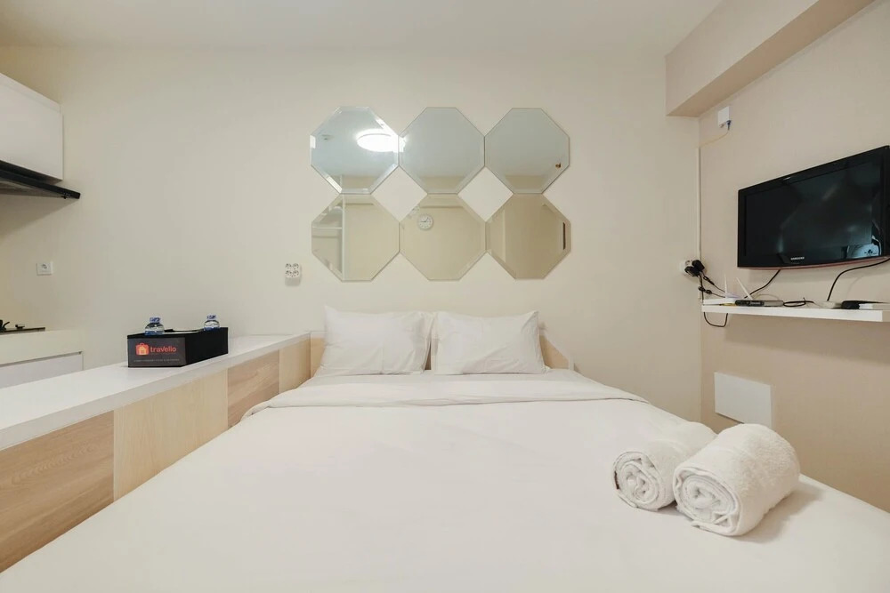 Homey and Comfy Studio Cinere Resort Apartment