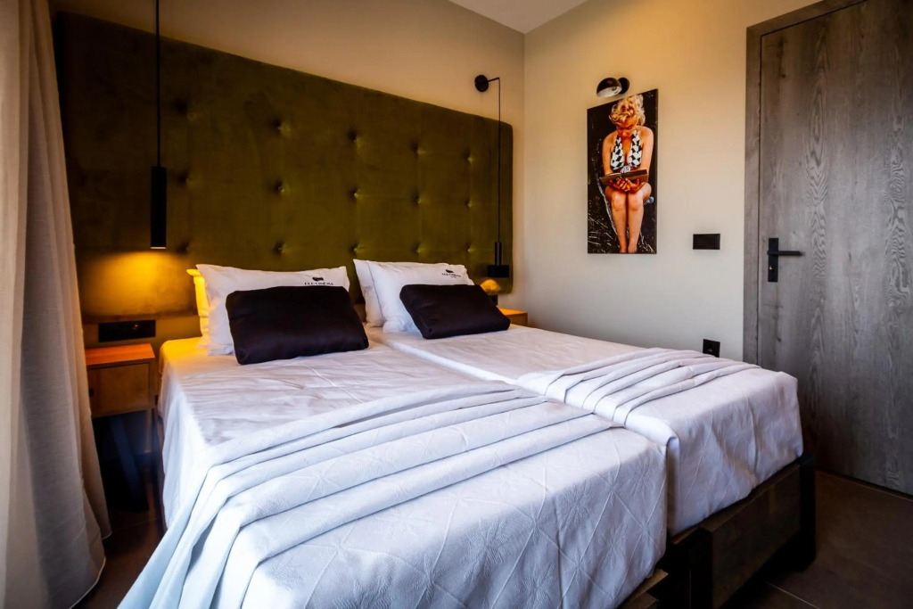 Old Cinema Suites - Stylishly Decorated Retreat with Pool or Jacuzzi by the Sea in the Heart of Laganas Βy Villa Mana Gers