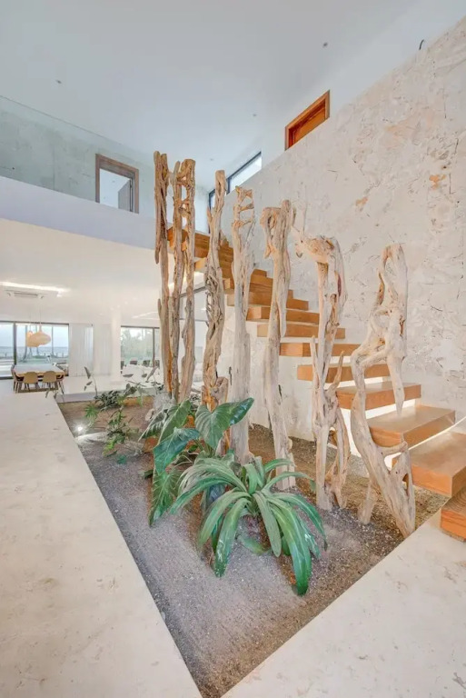 7-br Luxury Beachfront Paradise With Ocean Views