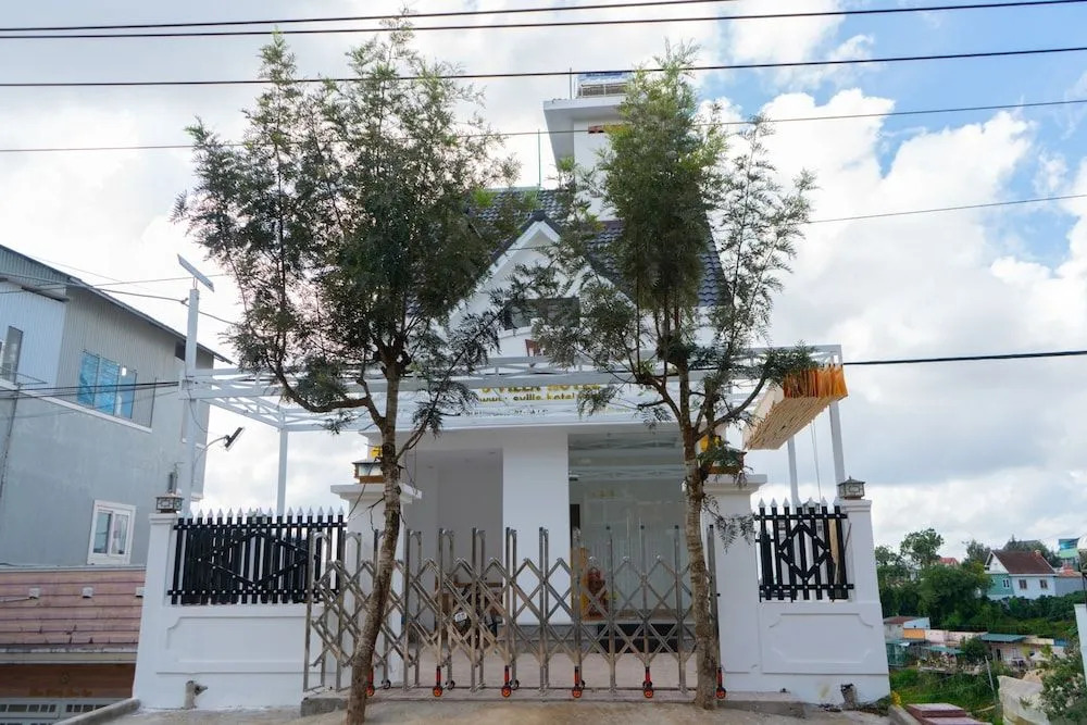 S Villa Hotel