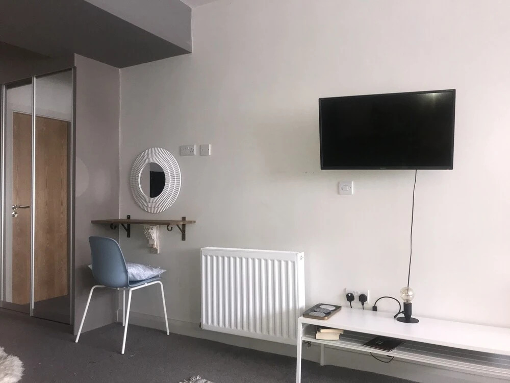 Flat 1 Queens Point