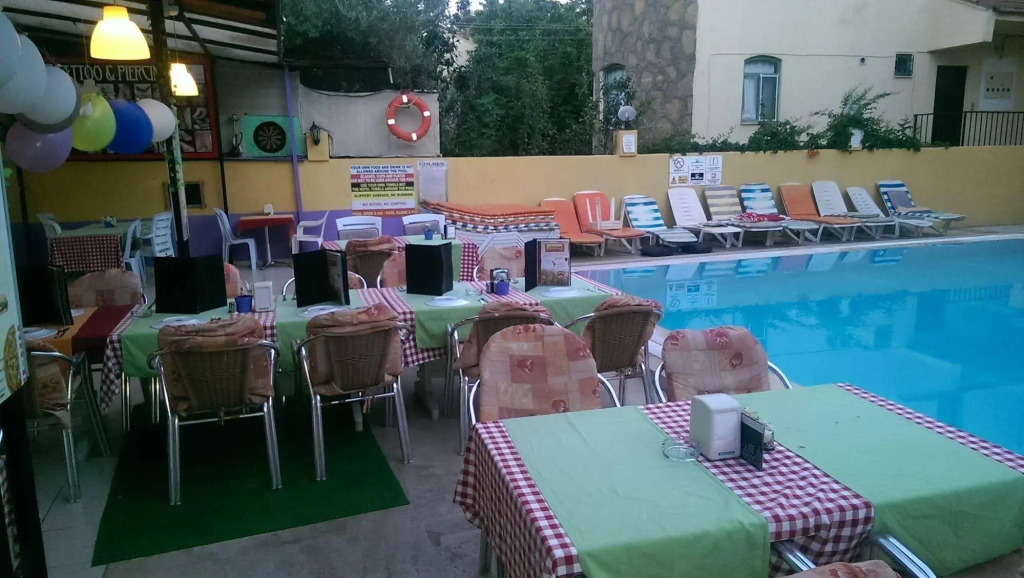 Club Sunset Apart