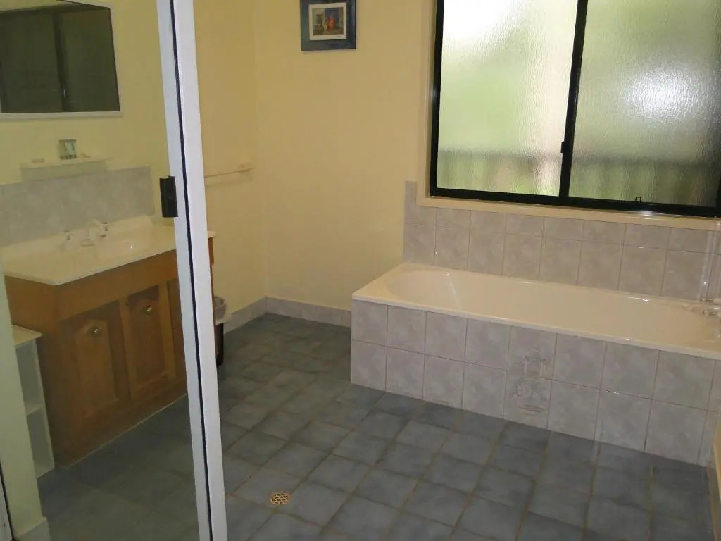 Merindah • Pet-Friendly • Central 4BDR for 10