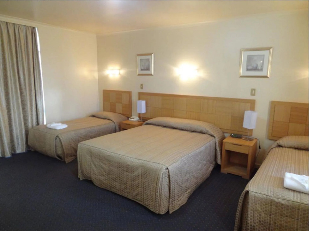 Desert Sand Motor Inn