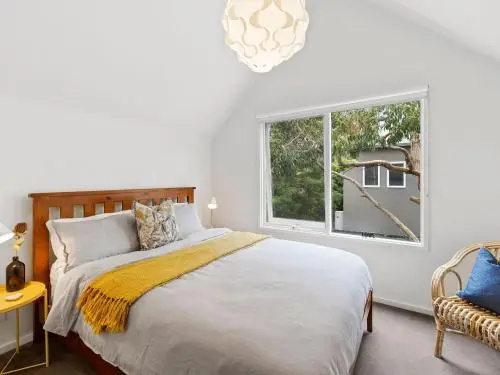 Point Roadknight Paradise Villa 6 - BYO Linen