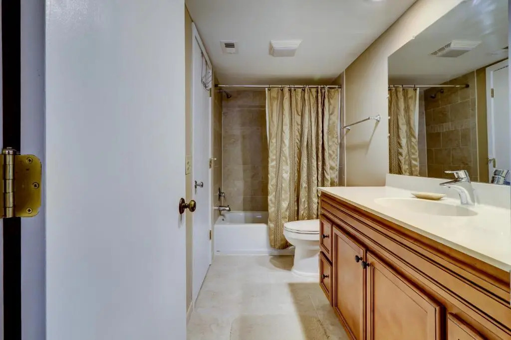 82 Courtside 2 BR Forest Beach Condo