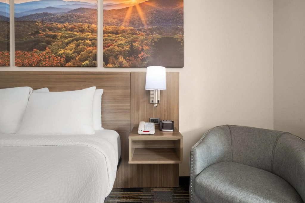 Days Inn by Wyndham Canton