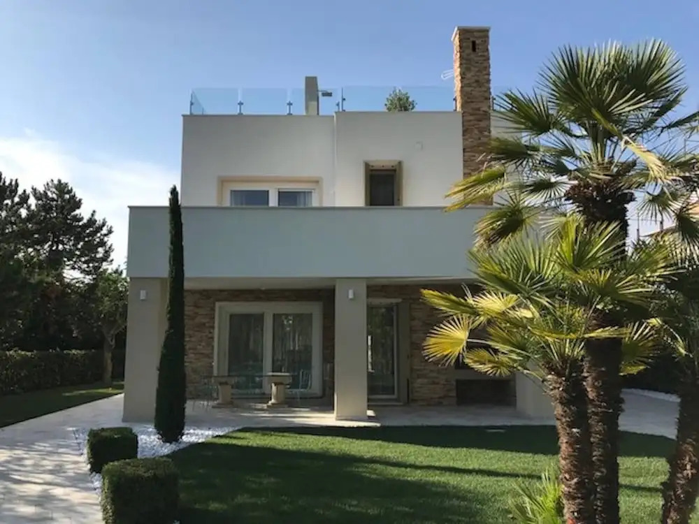 Beautiful Modern Villa in Albarella by Beahost