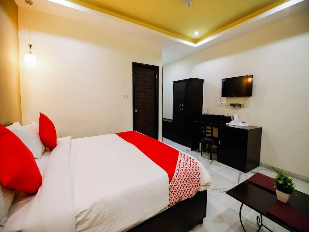 OYO 24266 Hotel Gazebo