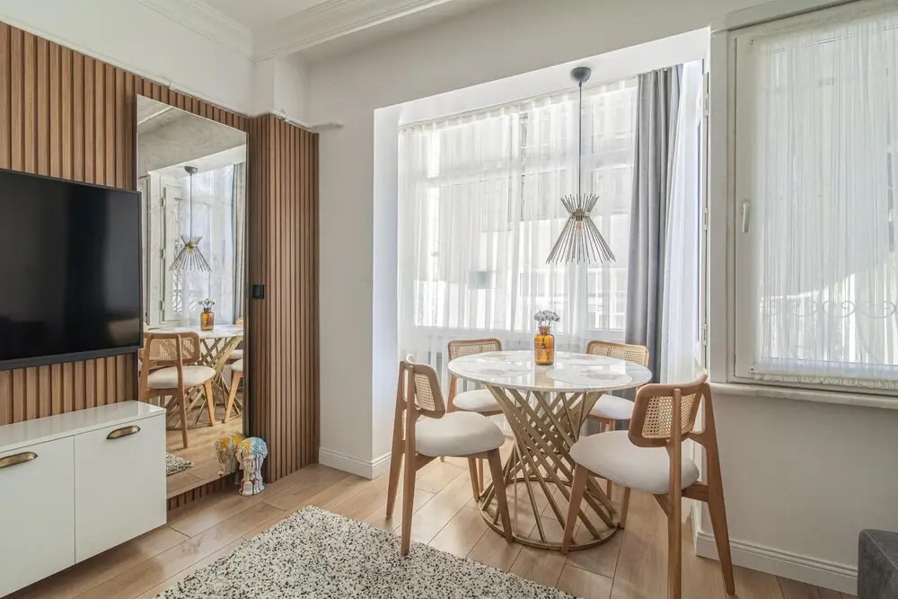 Colorful Flat Near Cevahir Mall and Sisli Metro