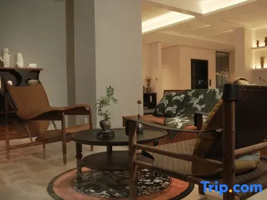 Mountain Echo River View Resort Homestay (Chenzhou Zixing Dongjiang Lake Branch)