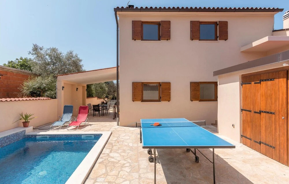 Stunning Home in Barbariga With 4 Bedrooms, Wifi and Outdoor Swimming Pool