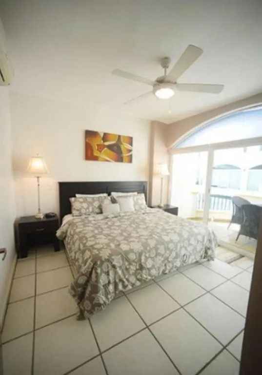 Condo Michel by Villas HK28