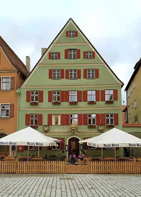 Goldner Hirsch