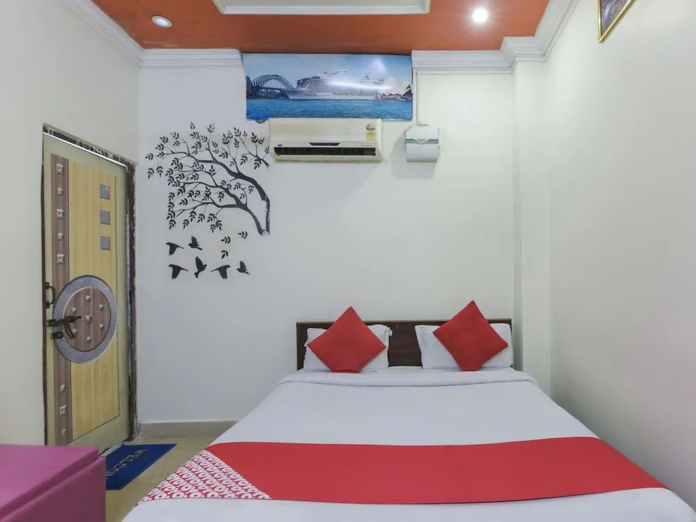Oyo 4472 Hotel Chandra Deep