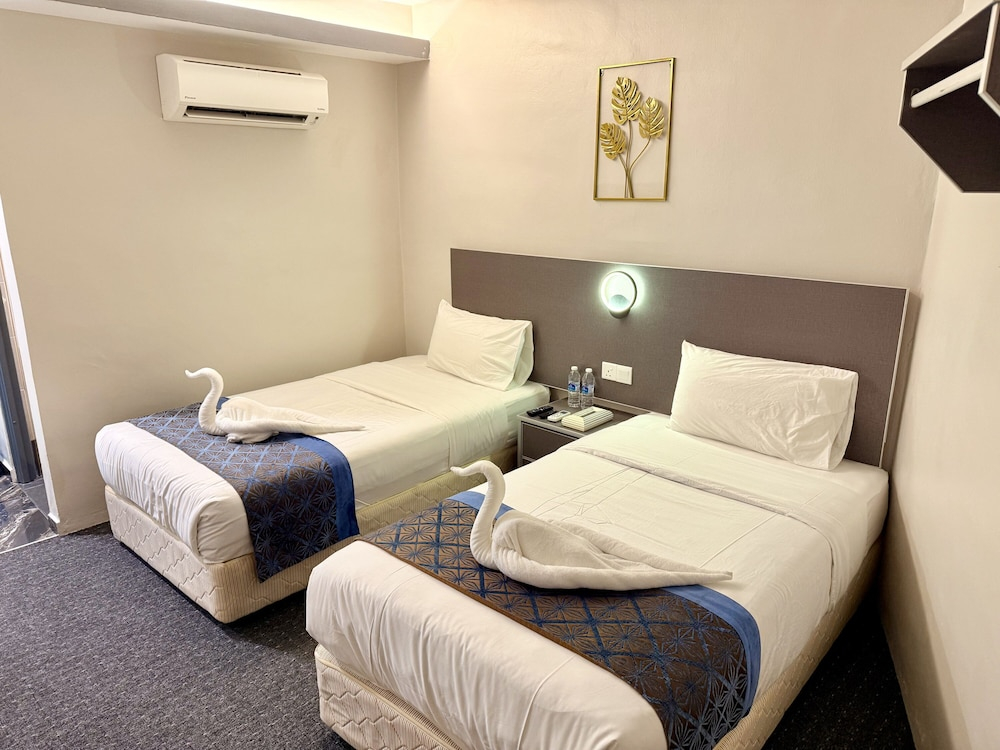 Capital O 91281 Hotel First Garden By Kr Cosmos