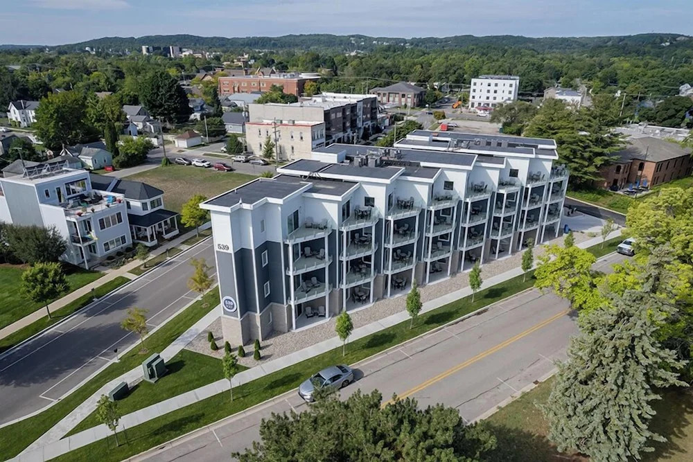 539 Bay St. Lake View Condo Unit 104E