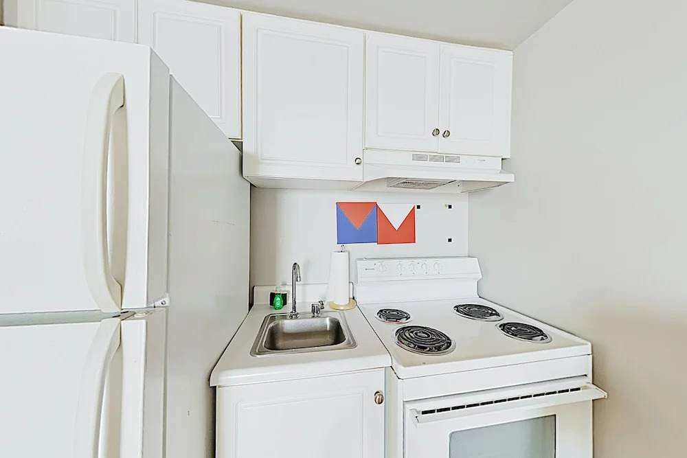 2 Historic District S, River-views Balconies 2 Bedroom Condo