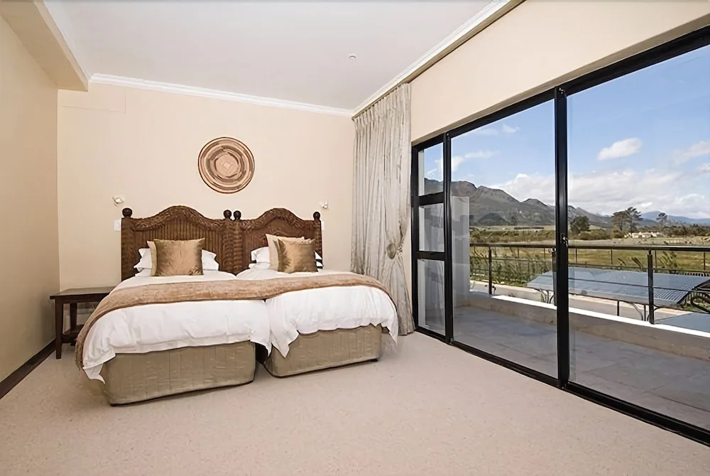 Pearl Golf Lodges