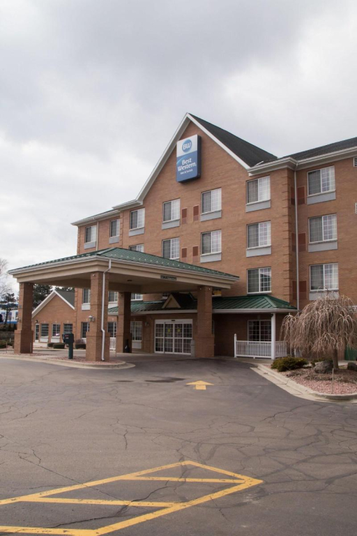 Executive Inn & Suites