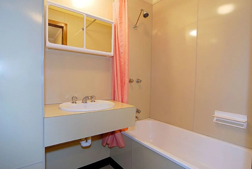 Hotham 1750 12