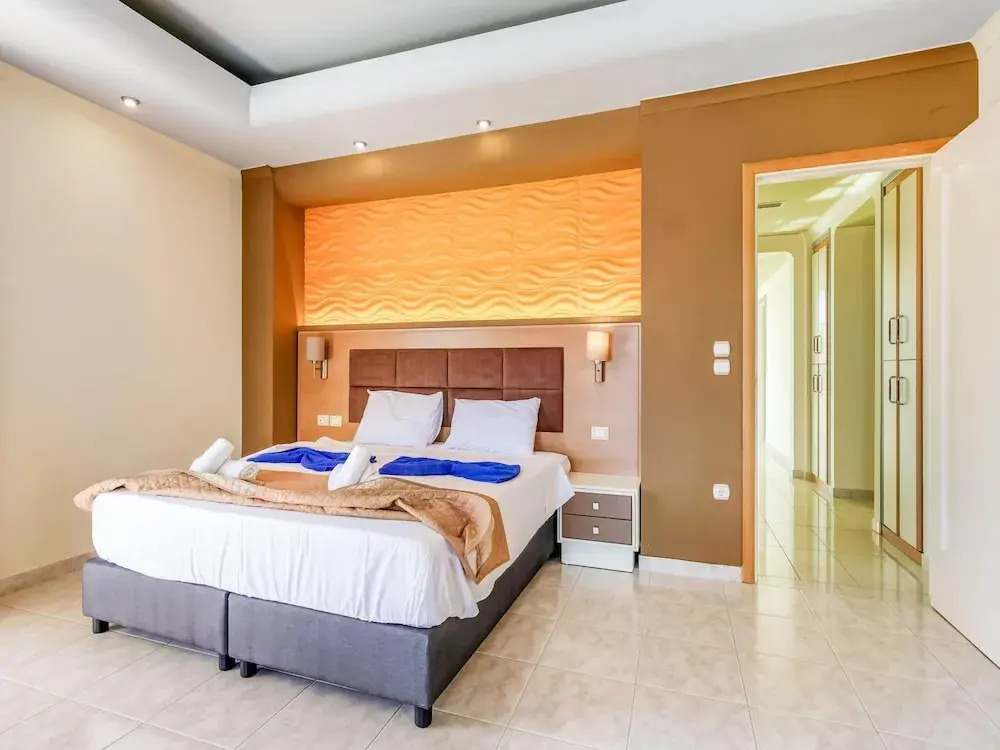 Beautiful Holiday Home With Private Pool