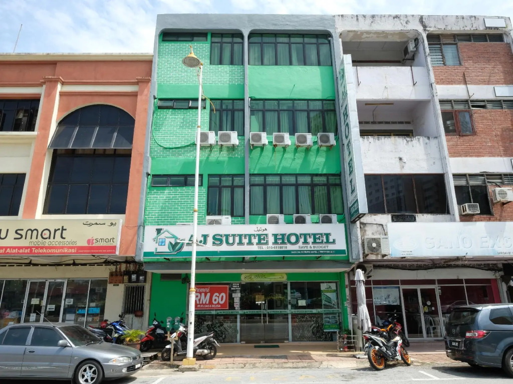 OYO 1031 Aj Suite Hotel
